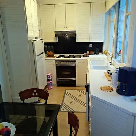Appartement Beautiful Apt -up To 5 Guests- Close To Center!