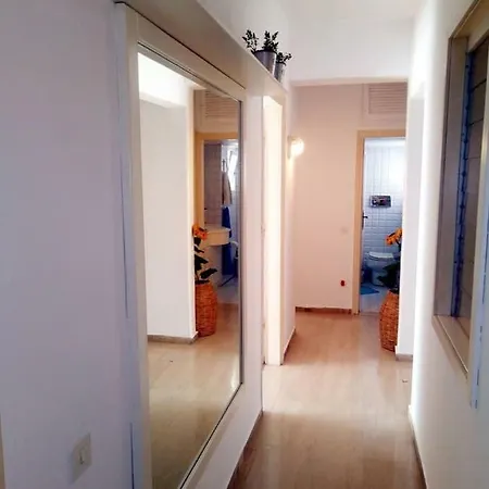 Beautiful Apt -up To 5 Guests- Close To Center! *