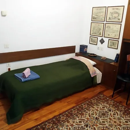 Beautiful -up To 4 Guests- Close To City Centre! Апартаменты