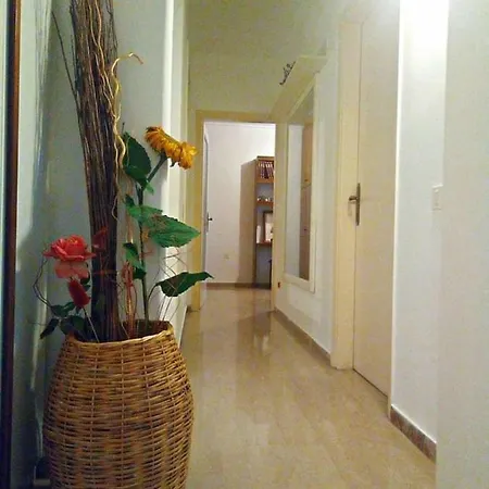 Апартаменты Beautiful -up To 4 Guests- Close To City Centre! Салоники