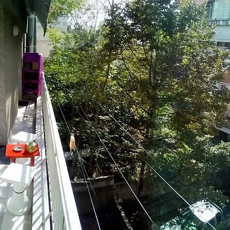Beautiful -up To 4 Guests- Close To City Centre! Апартаменты