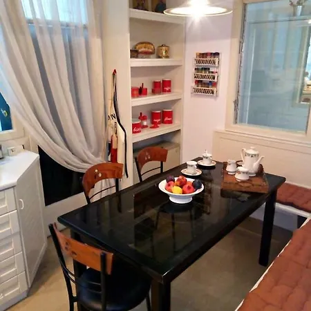Beautiful -up To 4 Guests- Close To City Centre! Салоники