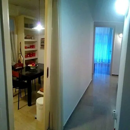 Beautiful -up To 4 Guests- Close To City Centre! Апартаменты Салоники