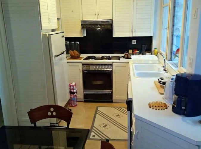 Lägenhet Beautiful -up To 4 Guests- Close To City Centre!