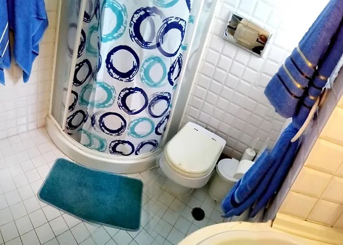 Beautiful -up To 4 Guests- Close To City Centre! アパート テッサロニキ